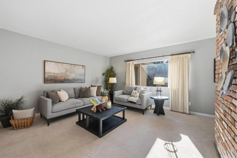 Blue Bell Ct, Placerville - Premiere Home Staging & Design