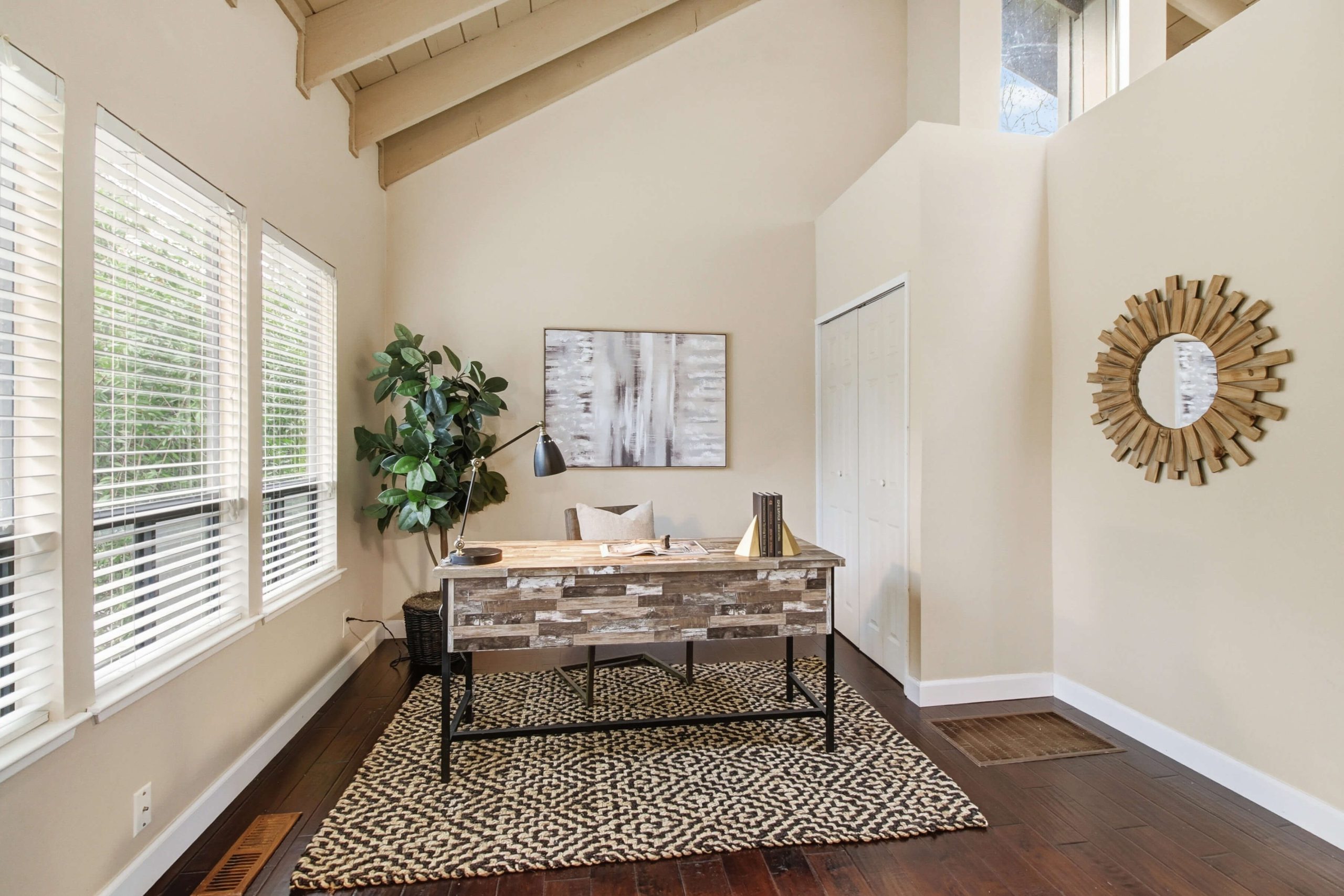 Boyer Dr, Carmichael - Premiere Home Staging & Design