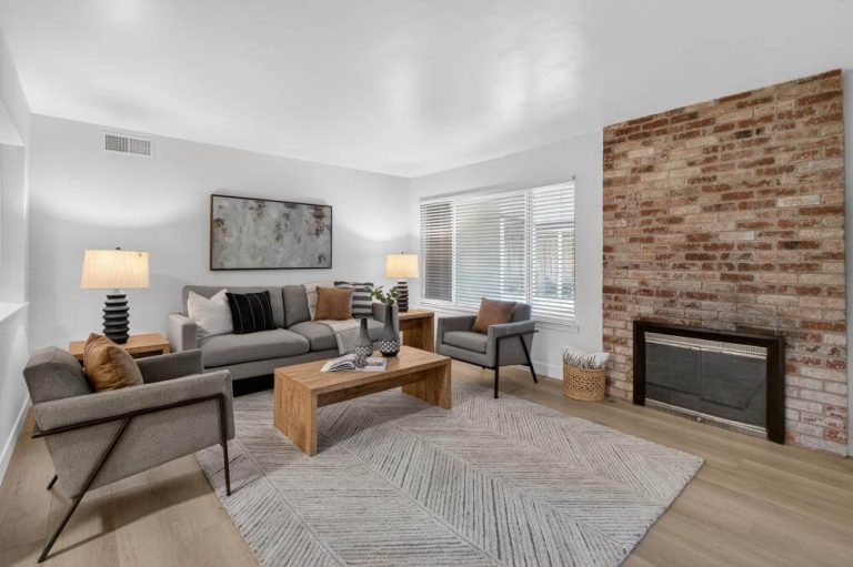 Kirk Way, Sacramento - Premiere Home Staging & Design