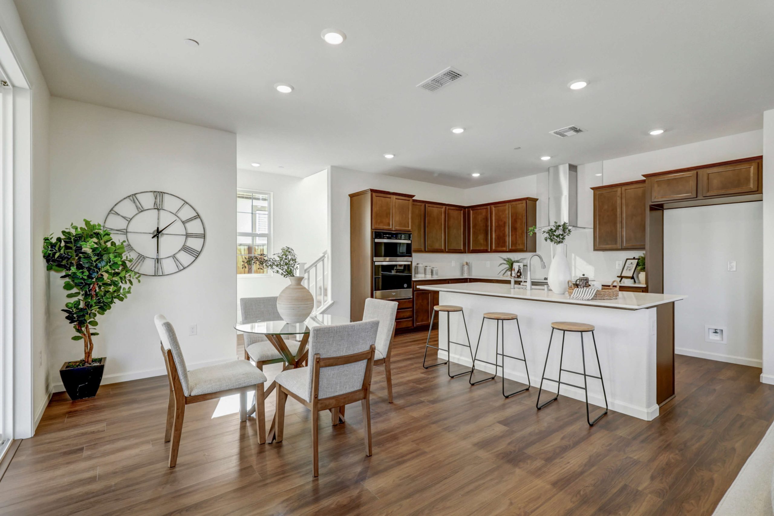 Ramy Cir, Elk Grove - Premiere Home Staging & Design