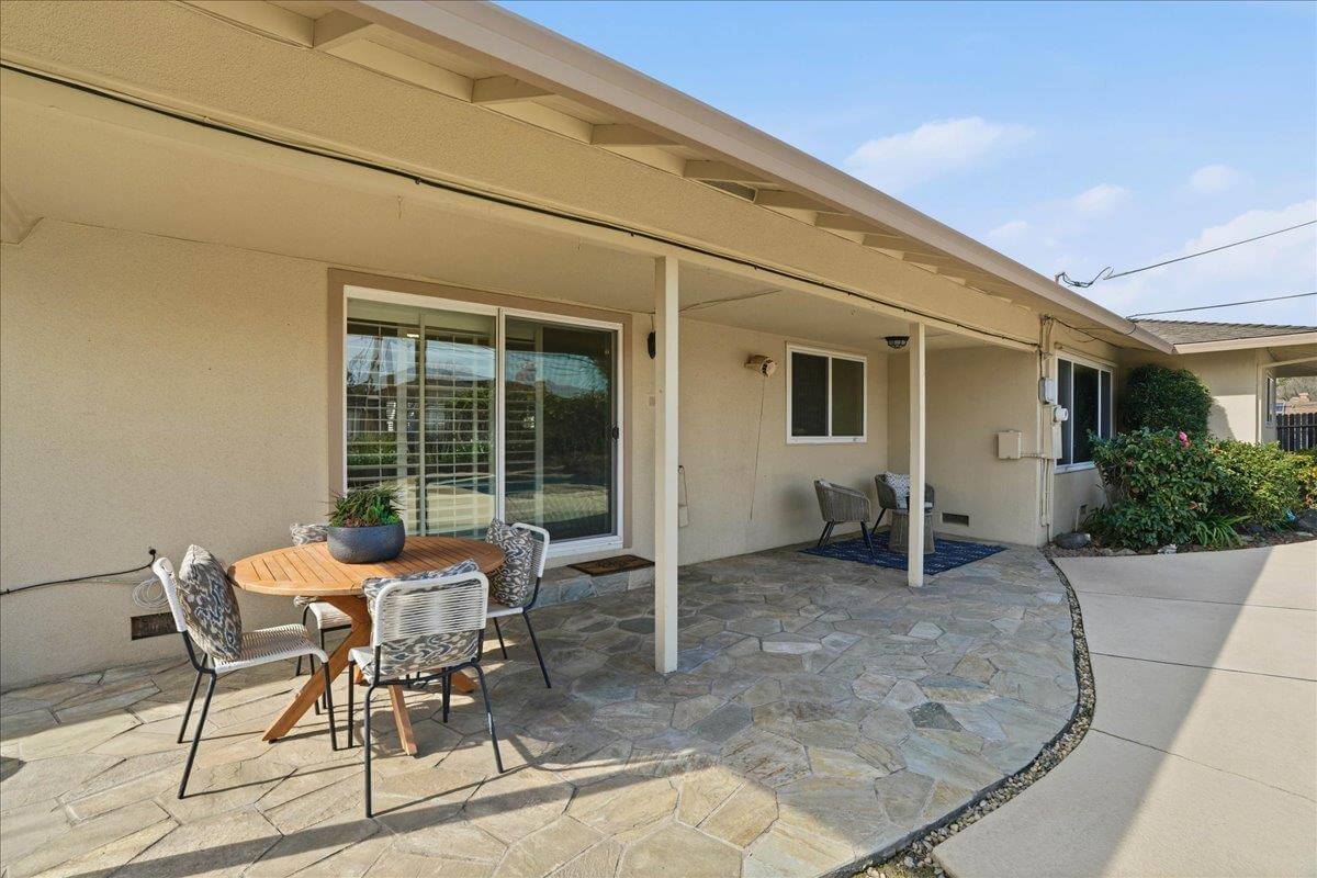 Alexon Way, Carmichael - Premiere Home Staging & Design