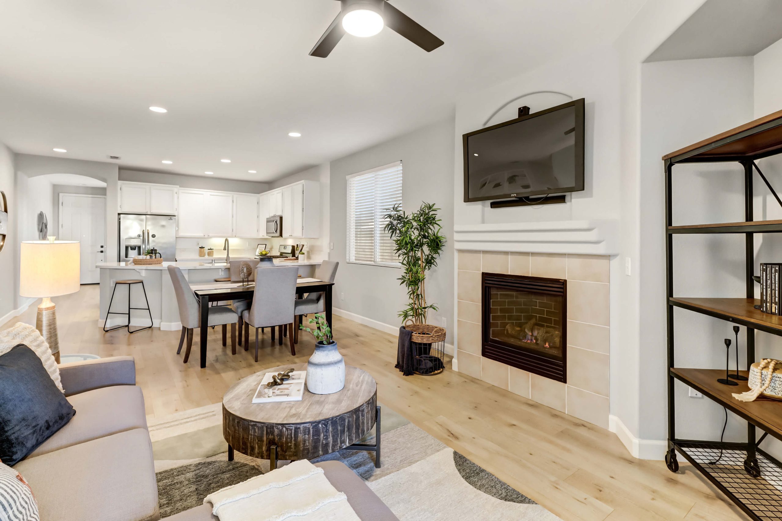 Molokai Rd, West Sacramento - Premiere Home Staging & Design