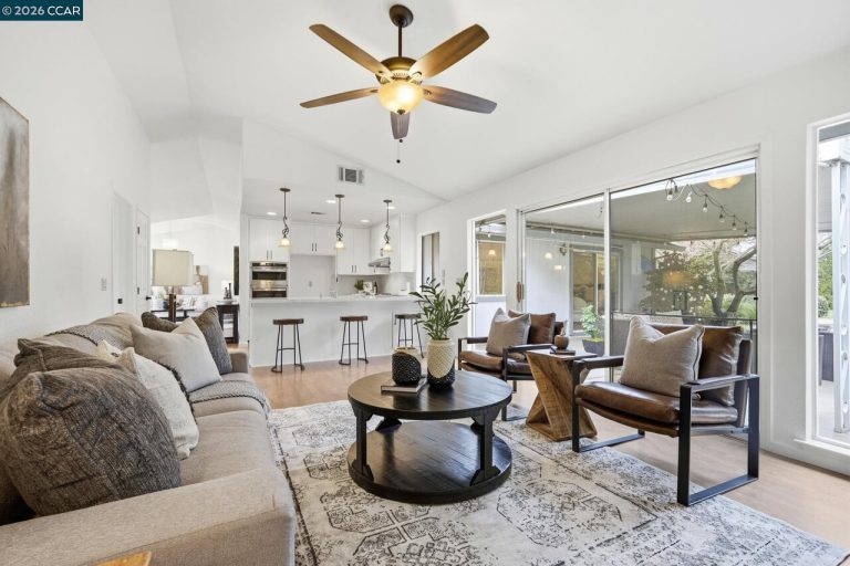 Tudor Way, Loomis - Premiere Home Staging & Design