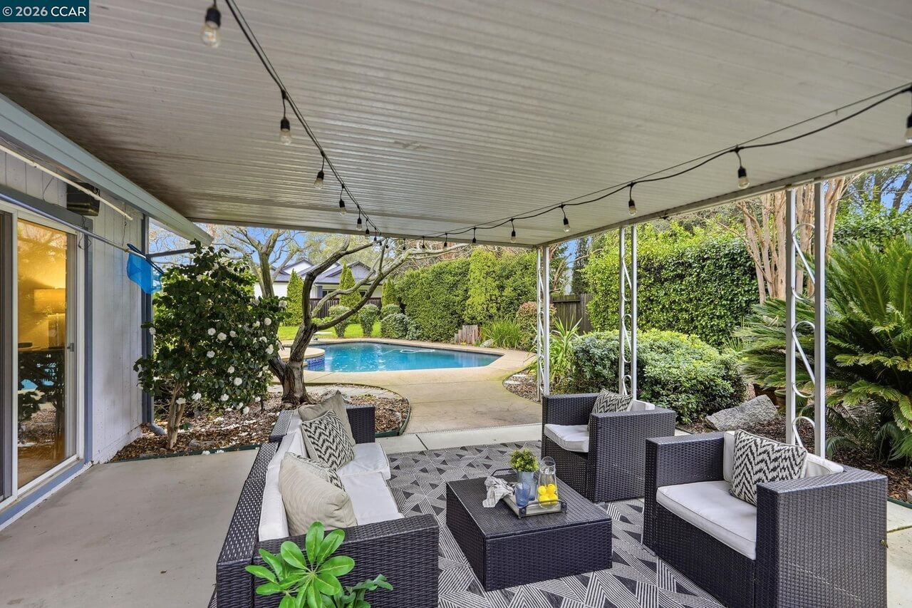 Tudor Way, Loomis - Premiere Home Staging & Design