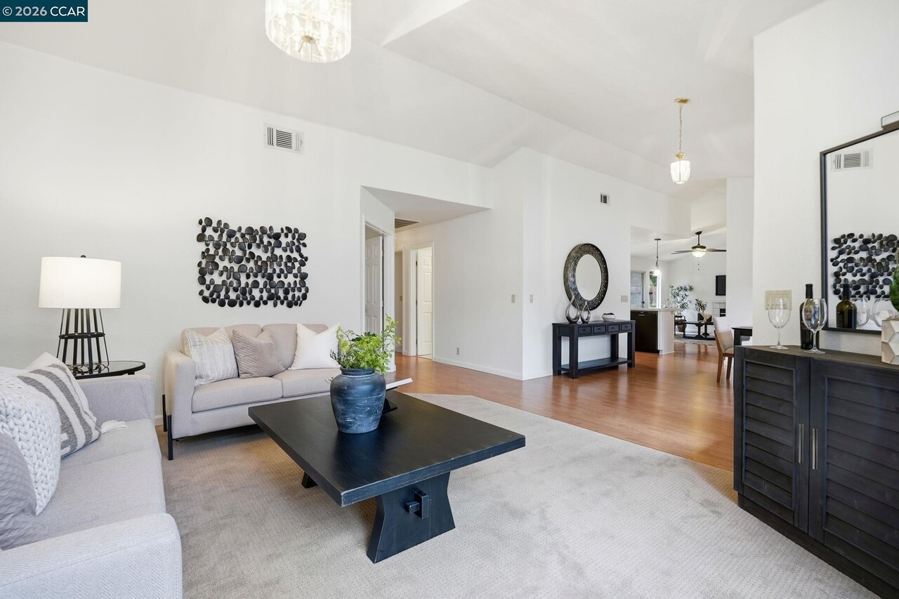 Tudor Way, Loomis - Premiere Home Staging & Design