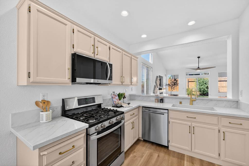 Mcnamee Dr, Folsom - Premiere Home Staging & Design