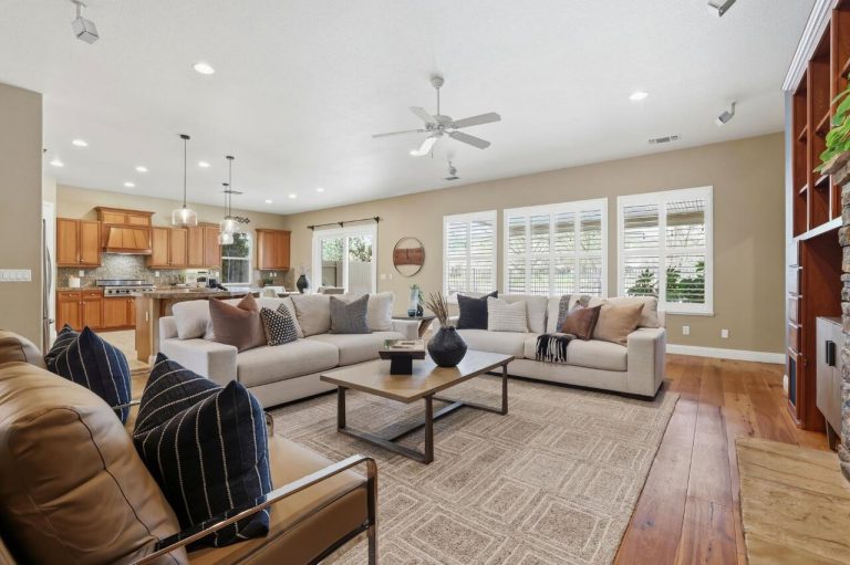 Fairchild Ct, Folsom - Premiere Home Staging & Design
