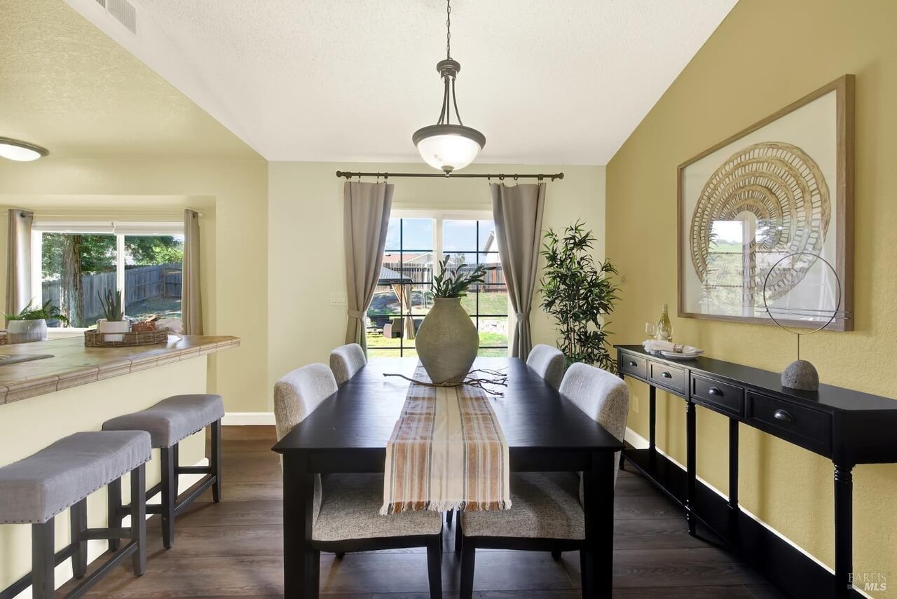 Tipperary Dr, Vacaville - Premiere Home Staging & Design