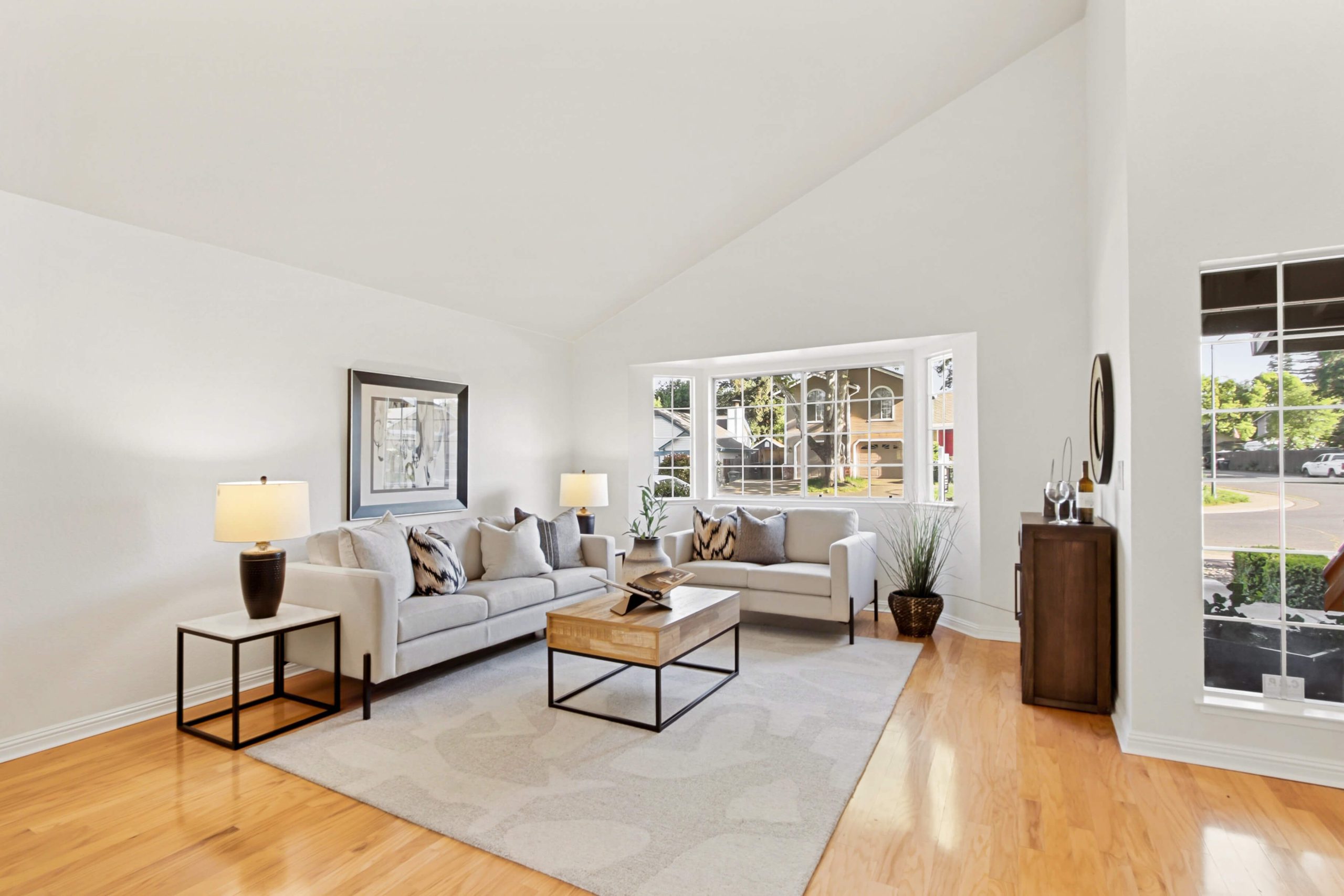 Woodpointe Cir, Sacramento - Premiere Home Staging & Design