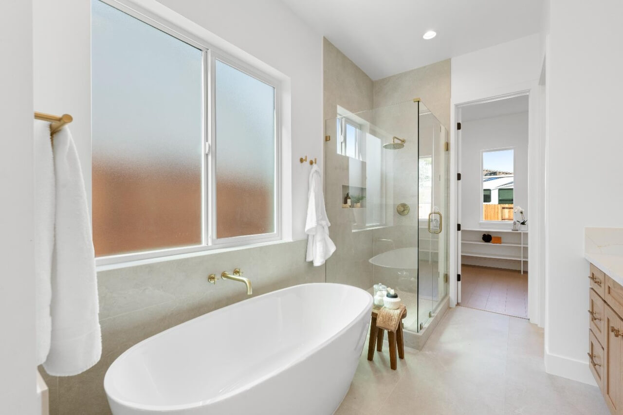 Maple Hill Ln, Orangevale - Premiere Home Staging & Design