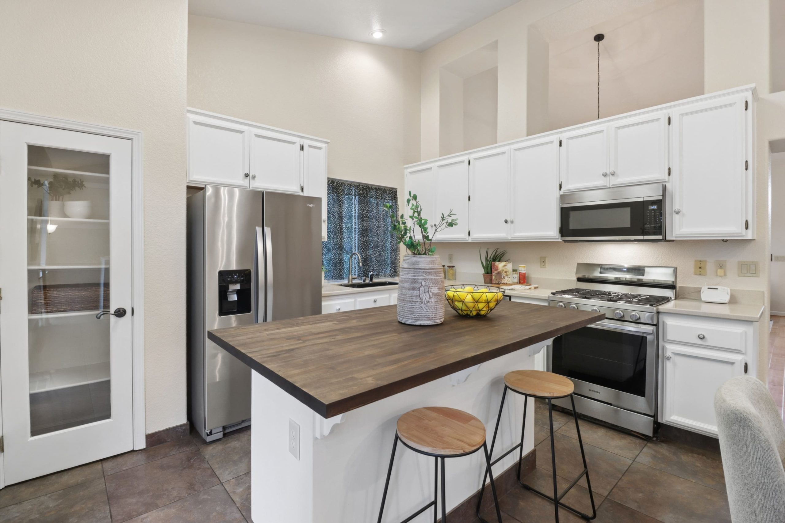 Amhurst Cir, Folsom - Premiere Home Staging & Design