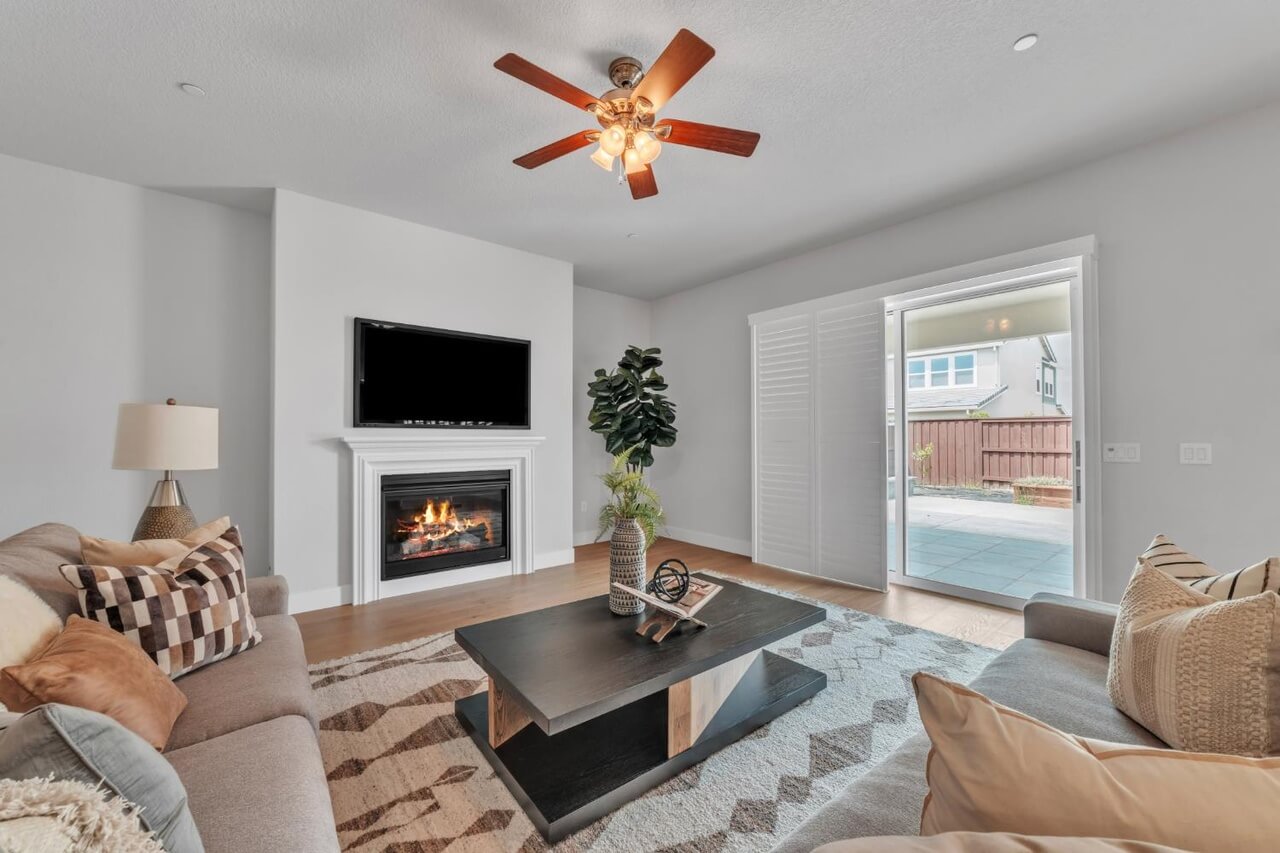 Manzanita Way, Folsom - Premiere Home Staging & Design