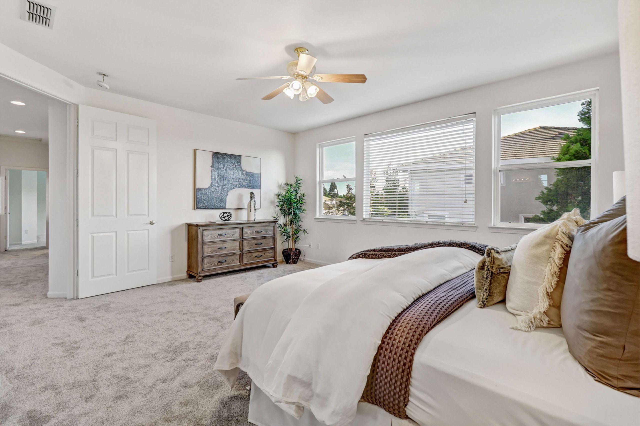 Mount Darwin Ct, Roseville - Premiere Home Staging & Design