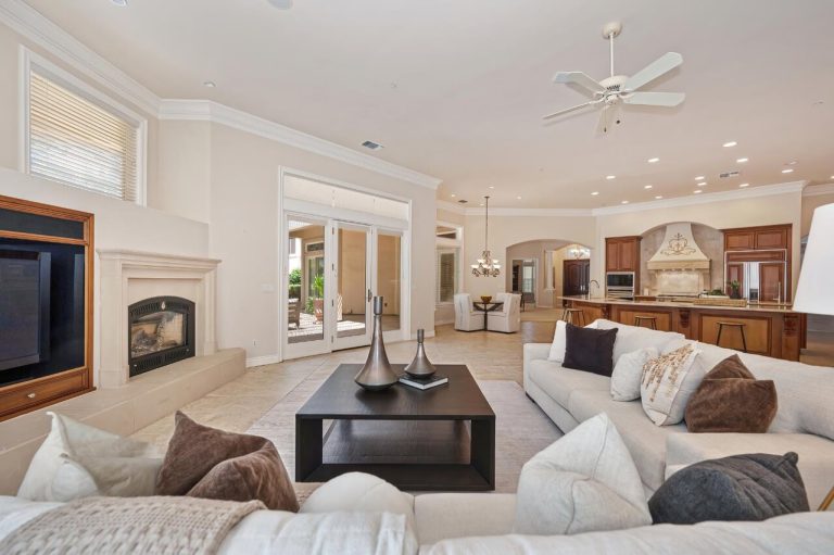 Park Oak Dr, Roseville - Premiere Home Staging & Design