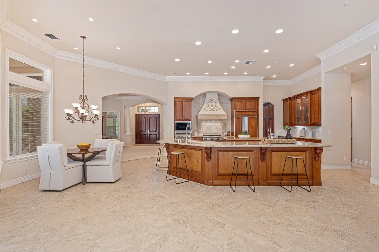 Park Oak Dr, Roseville - Premiere Home Staging & Design