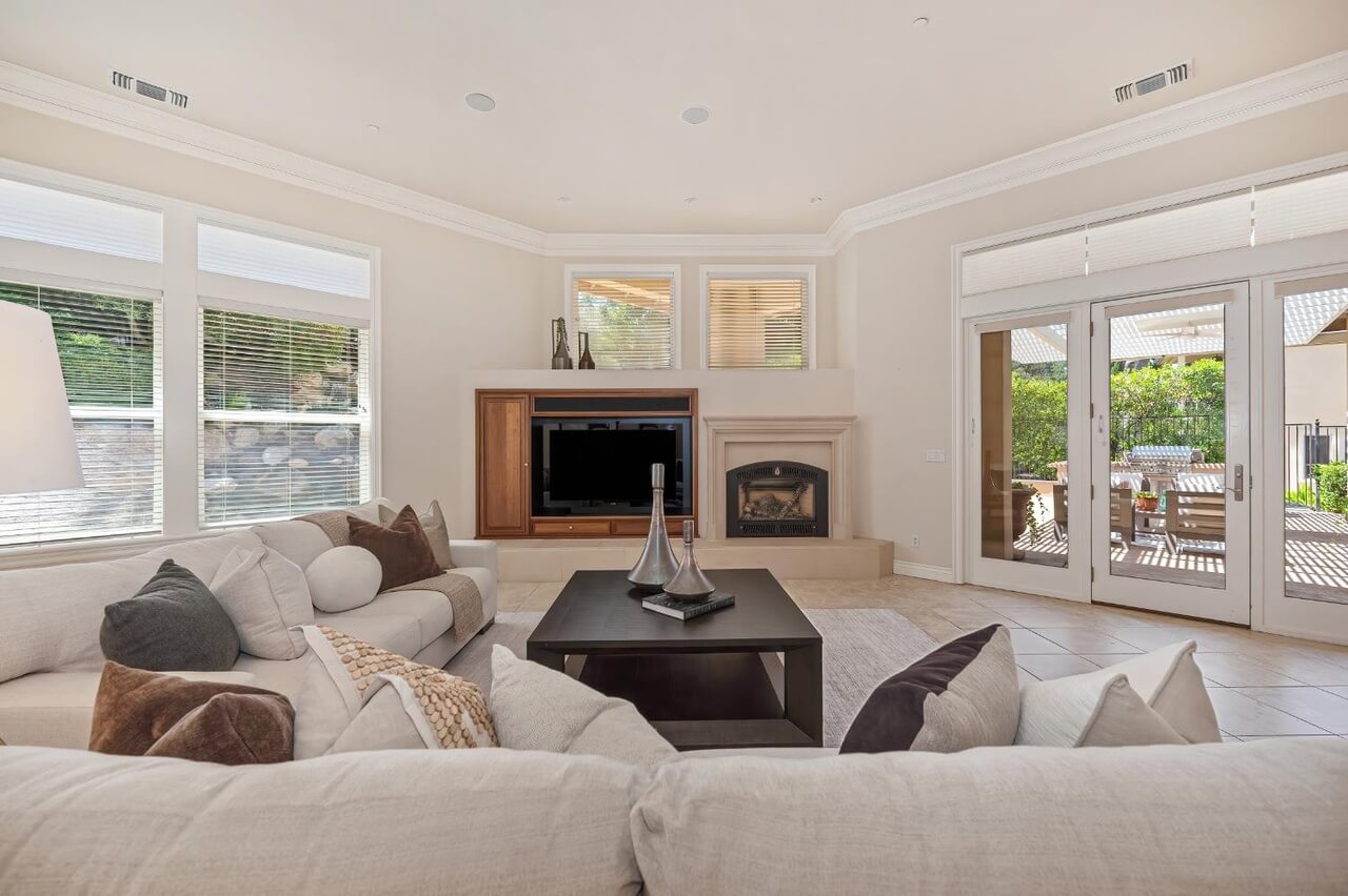 Park Oak Dr, Roseville - Premiere Home Staging & Design