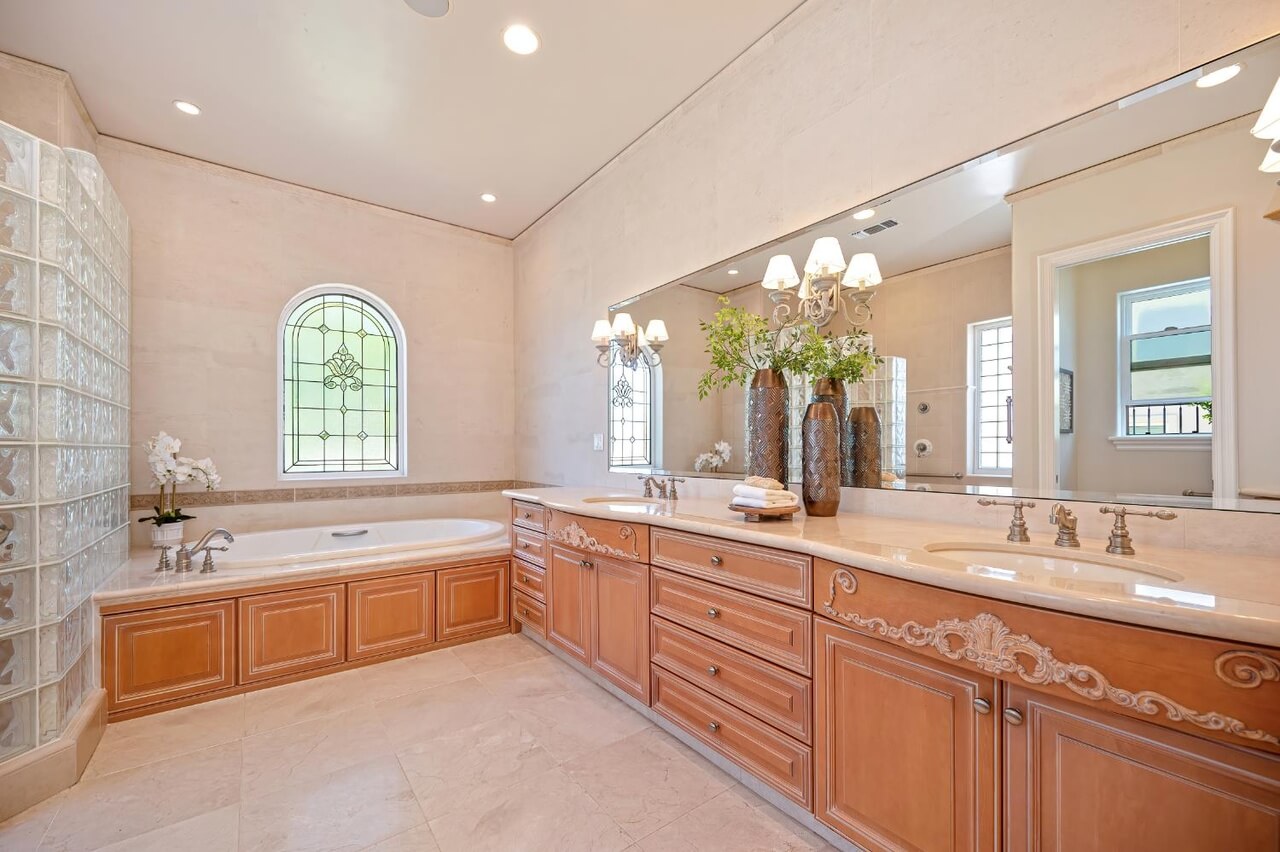 Park Oak Dr, Roseville - Premiere Home Staging & Design