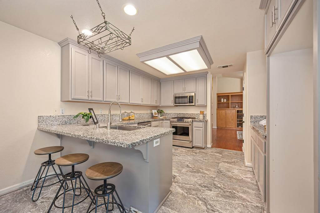 Green Leaf, Foresthill - Premiere Home Staging & Design
