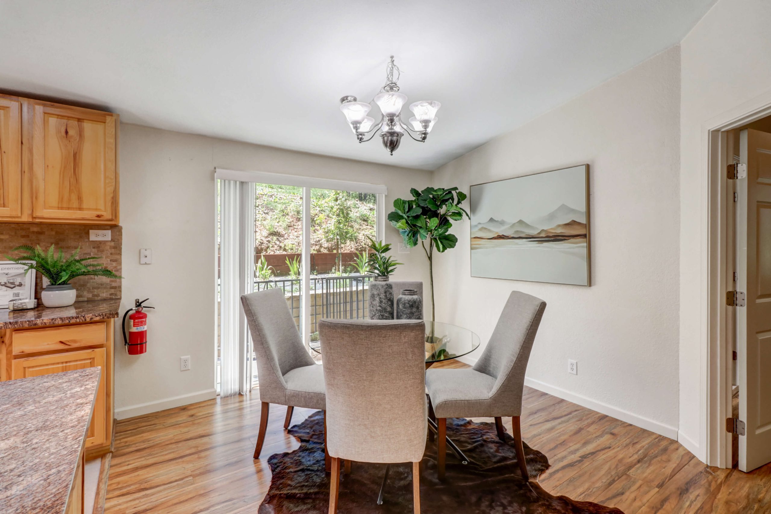Clear Creek Rd, Placerville - Premiere Home Staging & Design