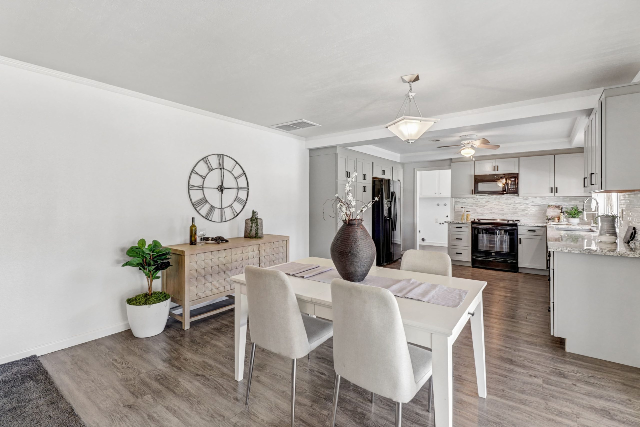 Mira Del Rio Dr, Sacramento - Premiere Home Staging & Design