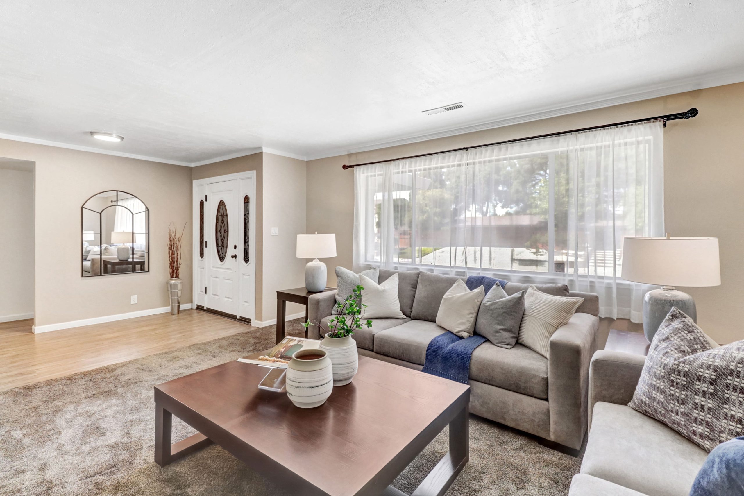 Mira Del Rio Dr, Sacramento - Premiere Home Staging & Design