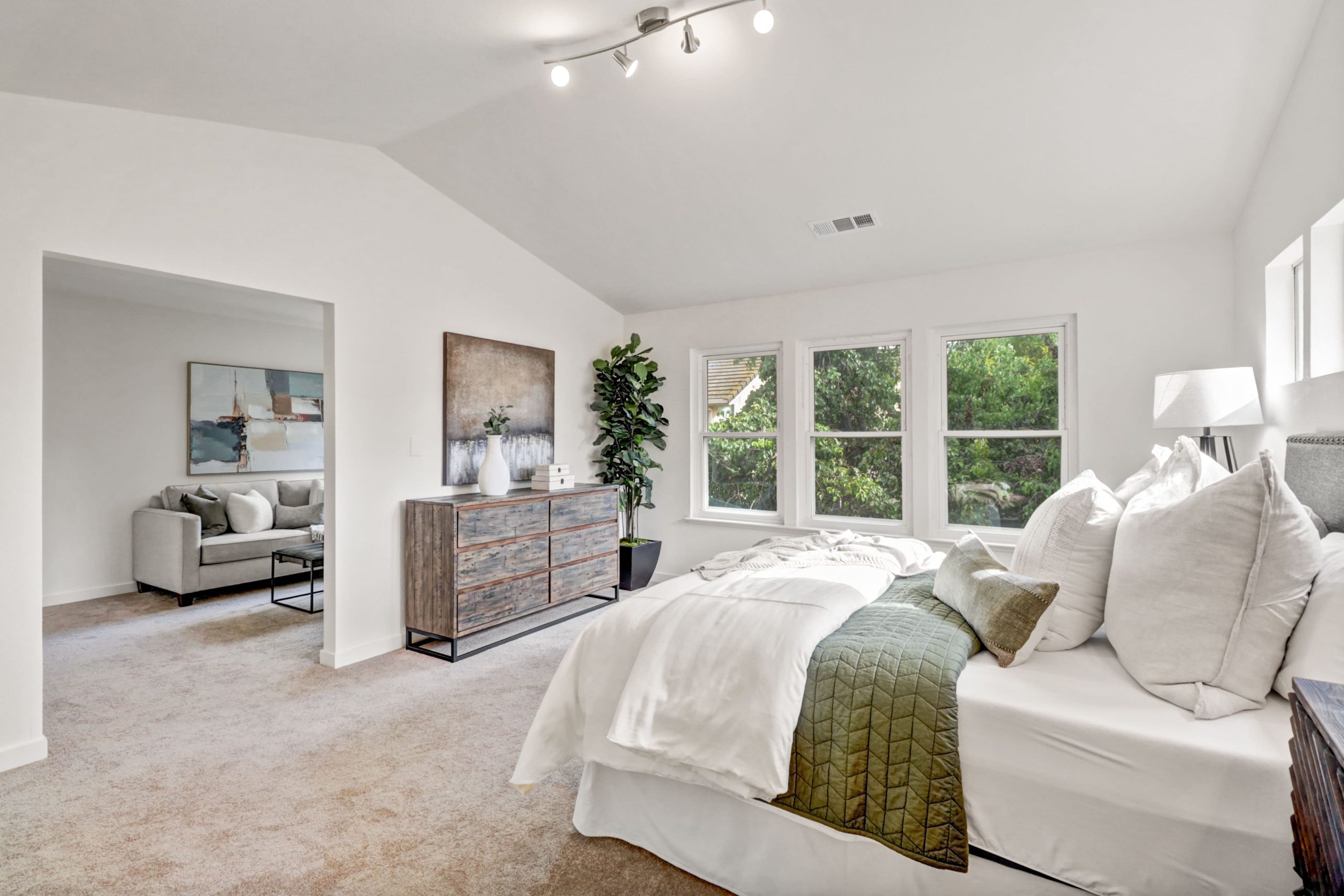 Redwater, Antelope - Premiere Home Staging & Design