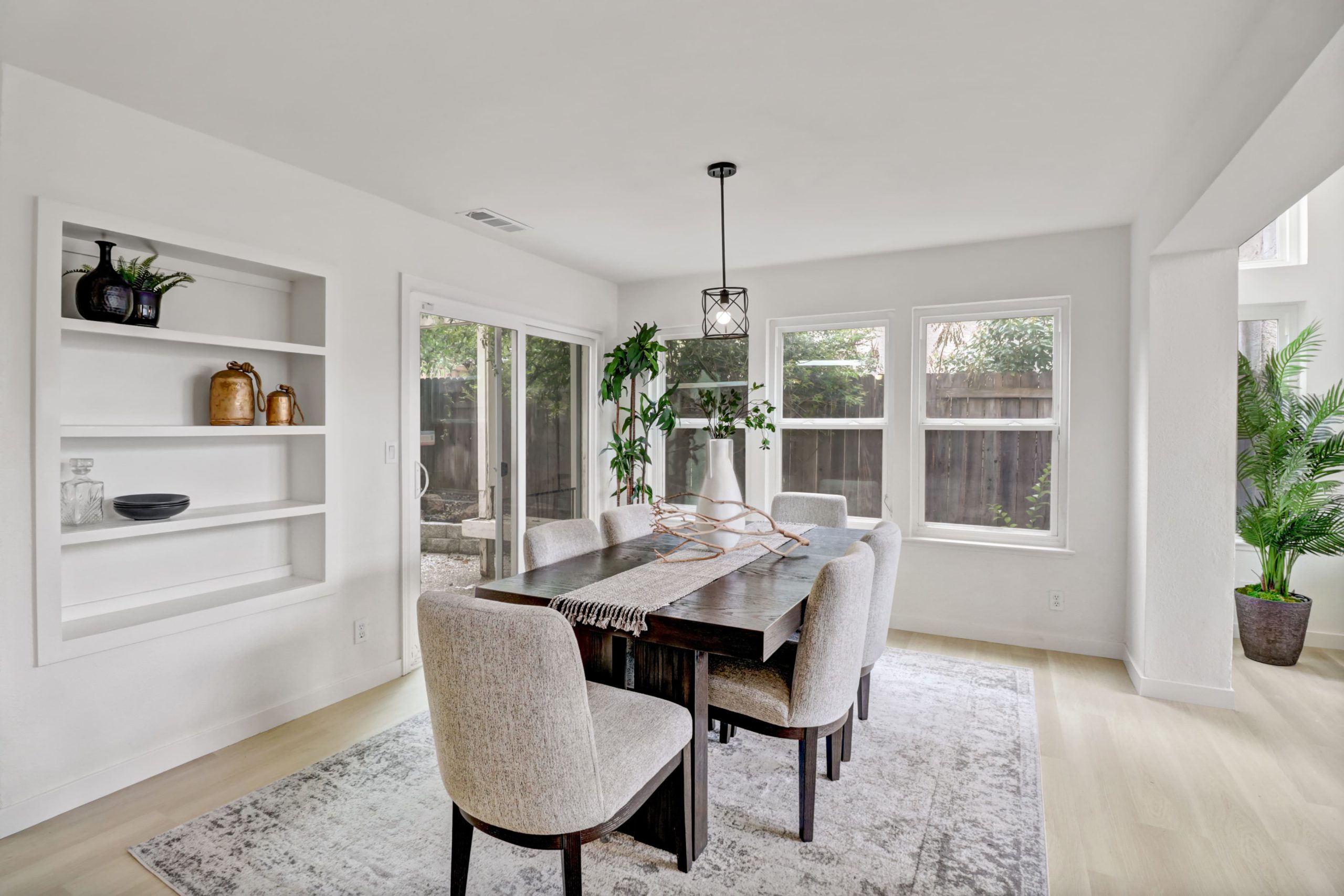 Redwater, Antelope - Premiere Home Staging & Design