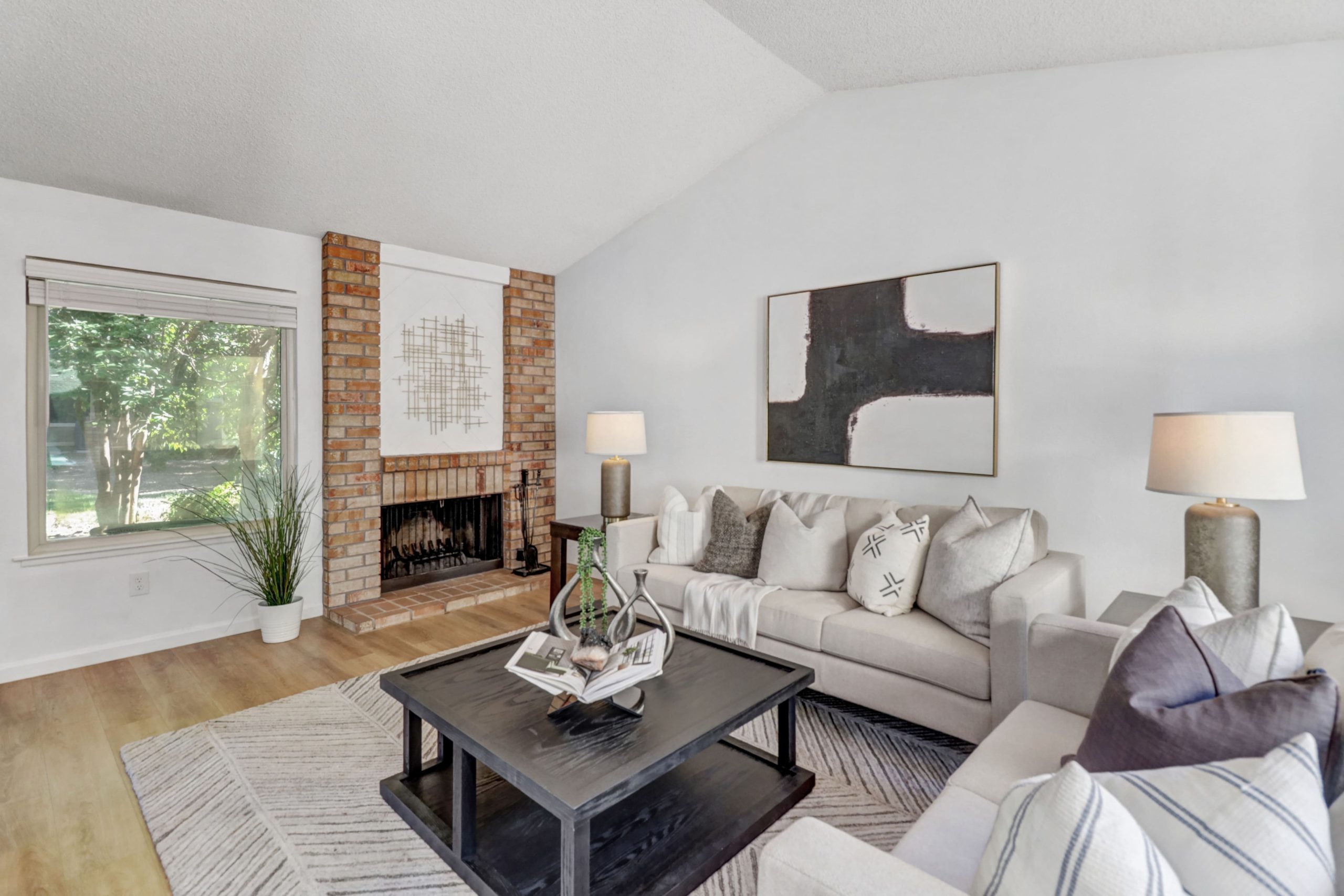 San Jacinto Ct, Citrus Heights - Premiere Home Staging & Design