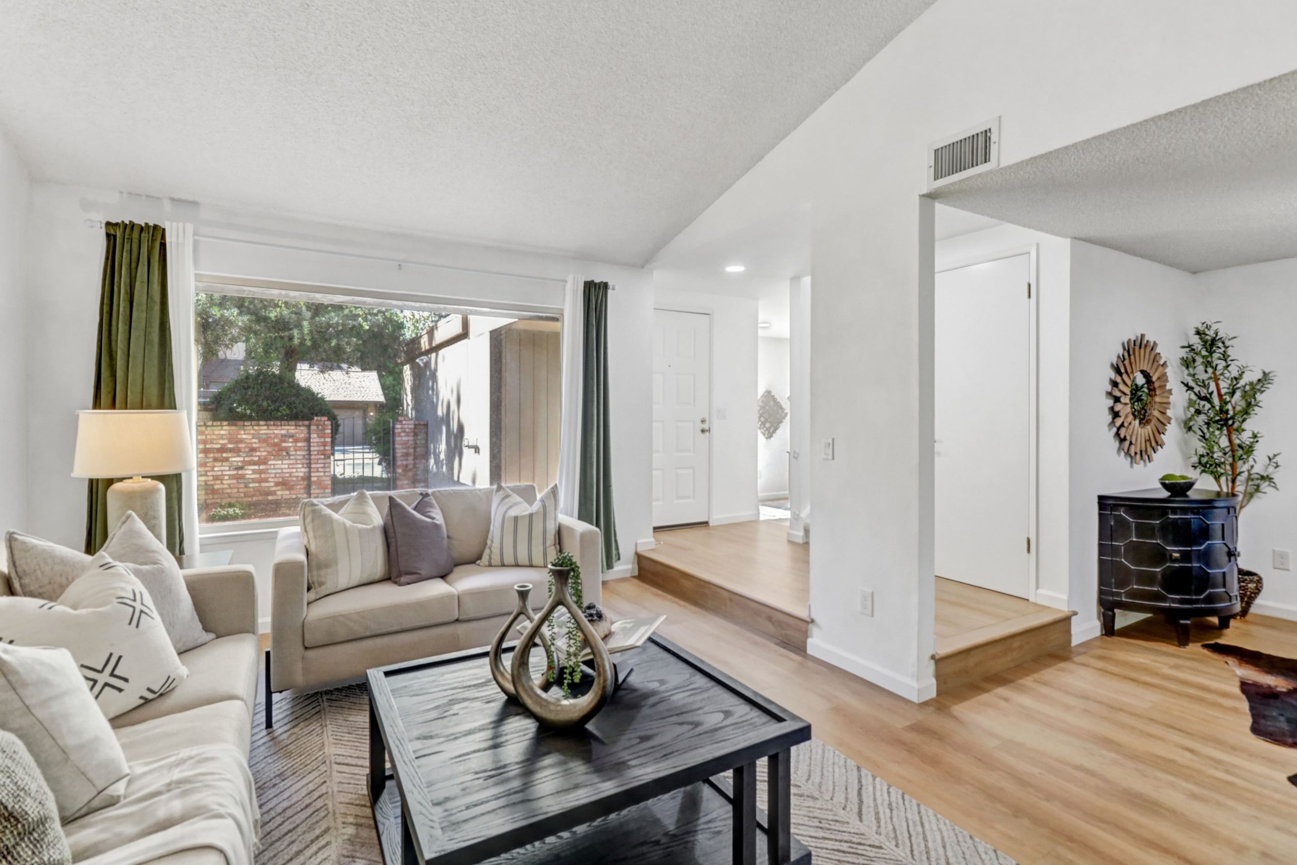San Jacinto Ct, Citrus Heights - Premiere Home Staging & Design