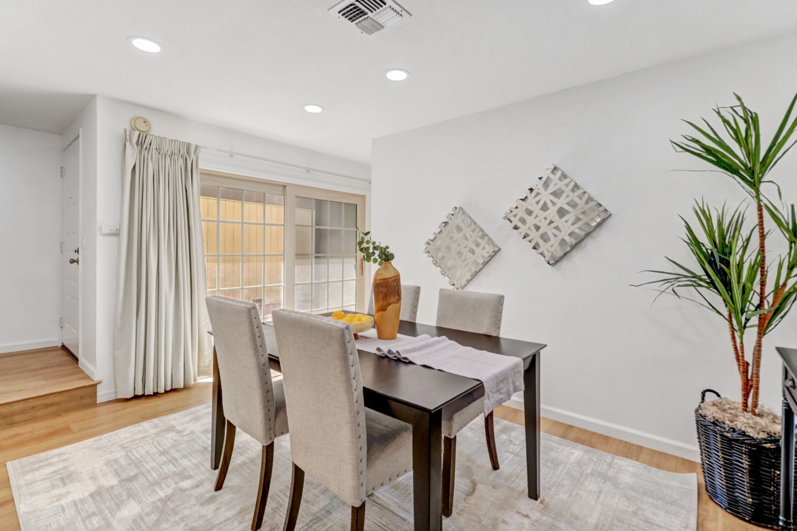 San Jacinto Ct, Citrus Heights - Premiere Home Staging & Design