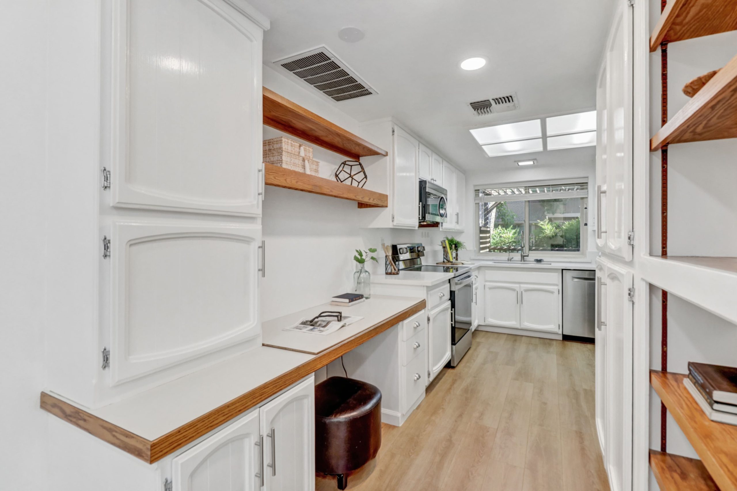 San Jacinto Ct, Citrus Heights - Premiere Home Staging & Design