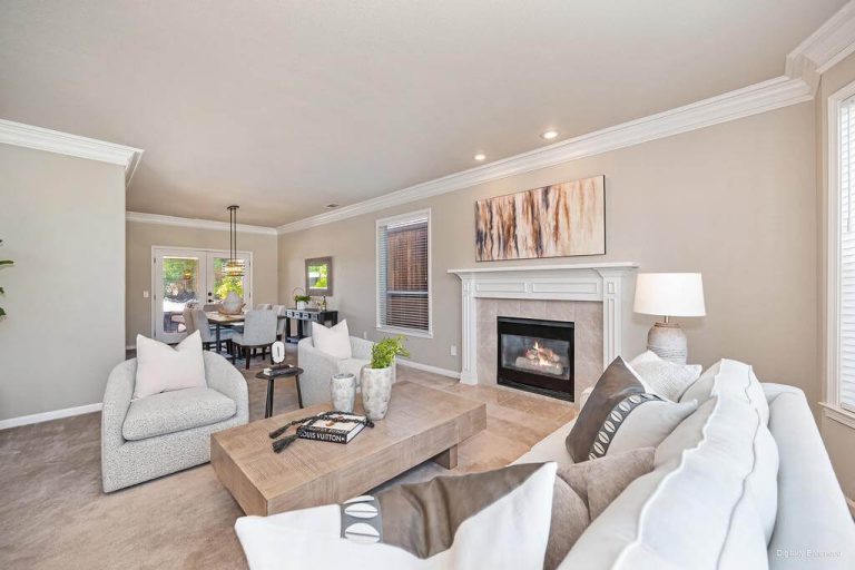 Tomlinson Dr, Folsom - Premiere Home Staging & Design