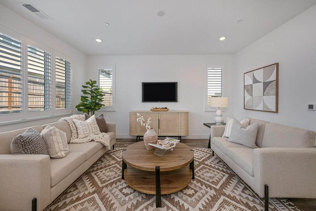 Williamson Dr, Folsom - Premiere Home Staging & Design