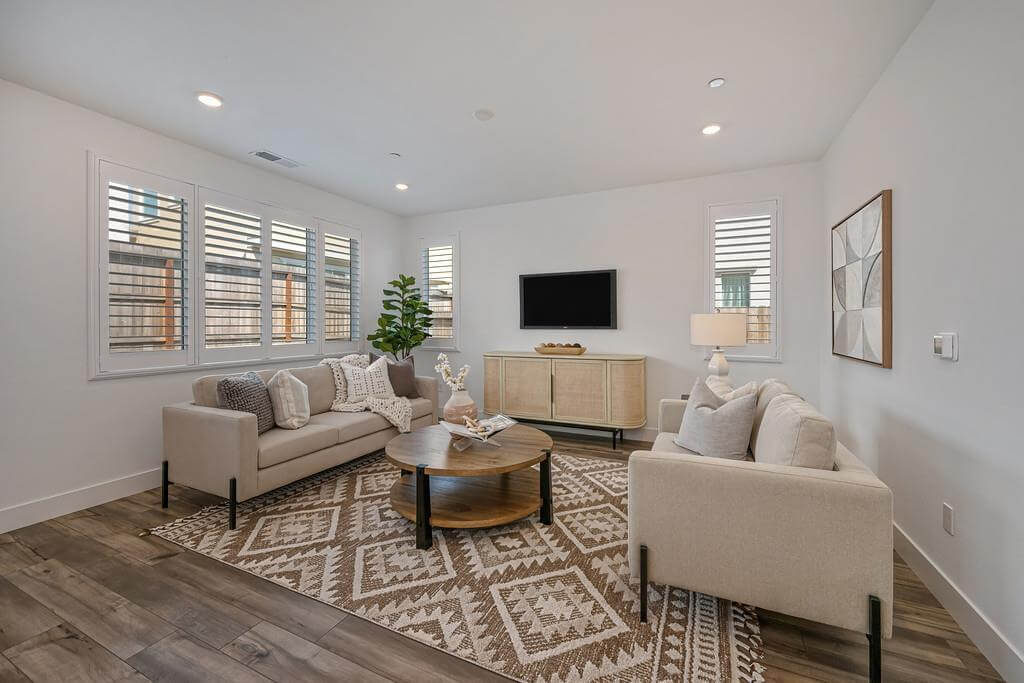 Williamson Dr, Folsom - Premiere Home Staging & Design