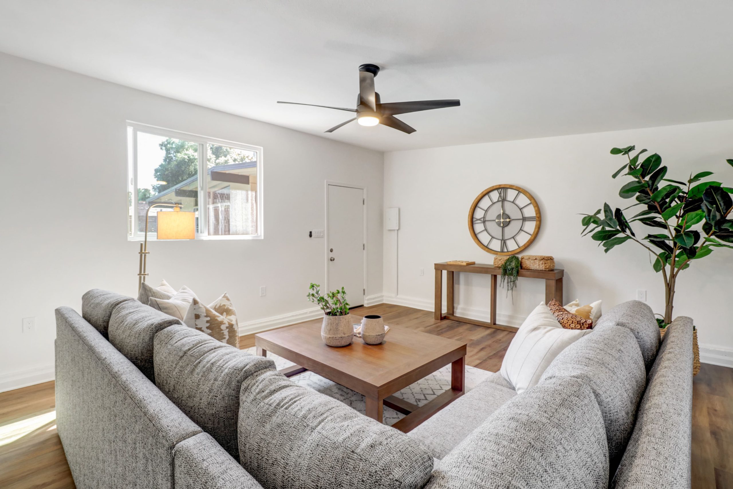 McClaren Dr, Carmichael - Premiere Home Staging & Design