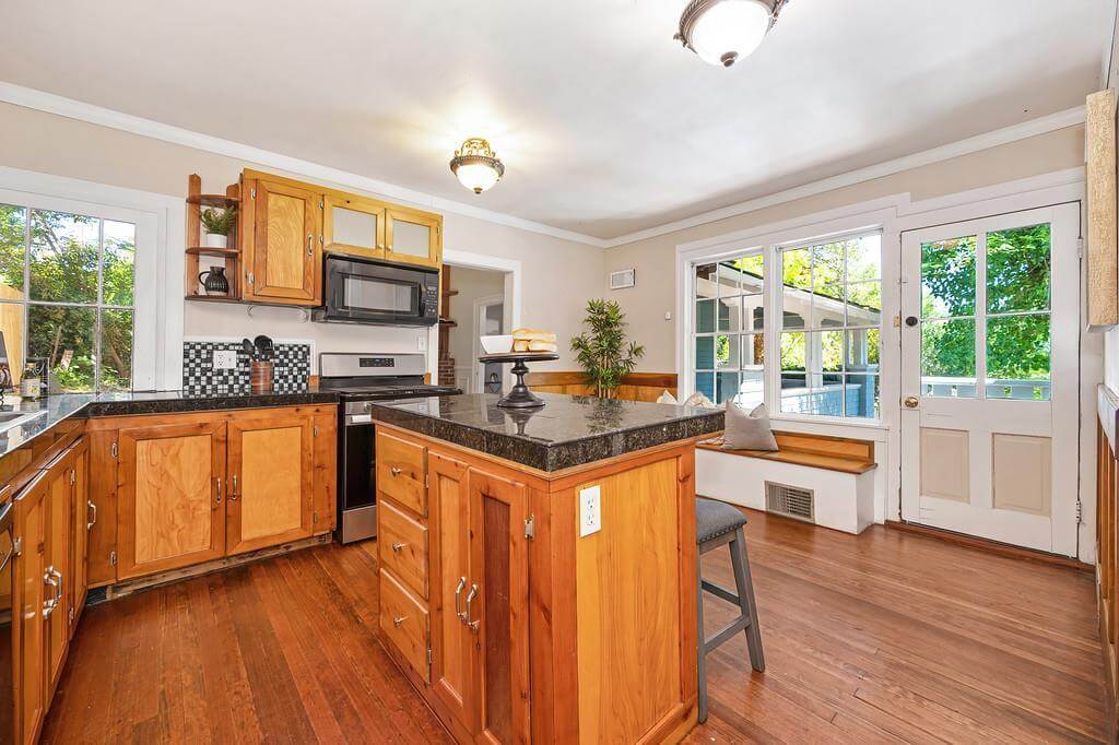 Race St, Grass Valley - Premiere Home Staging & Design