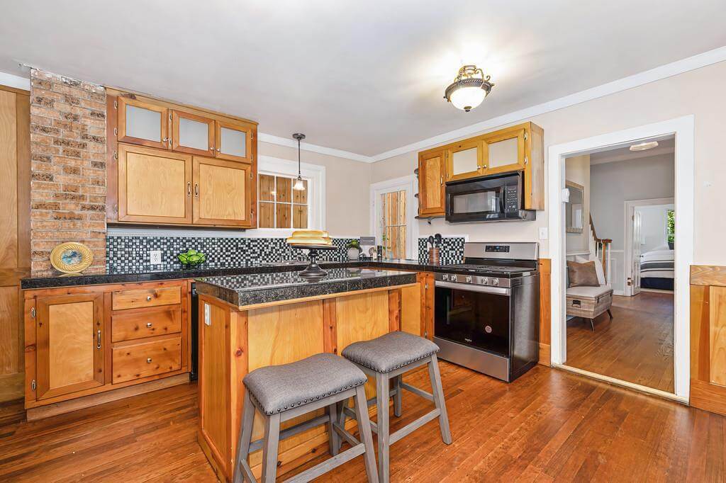 Race St, Grass Valley - Premiere Home Staging & Design
