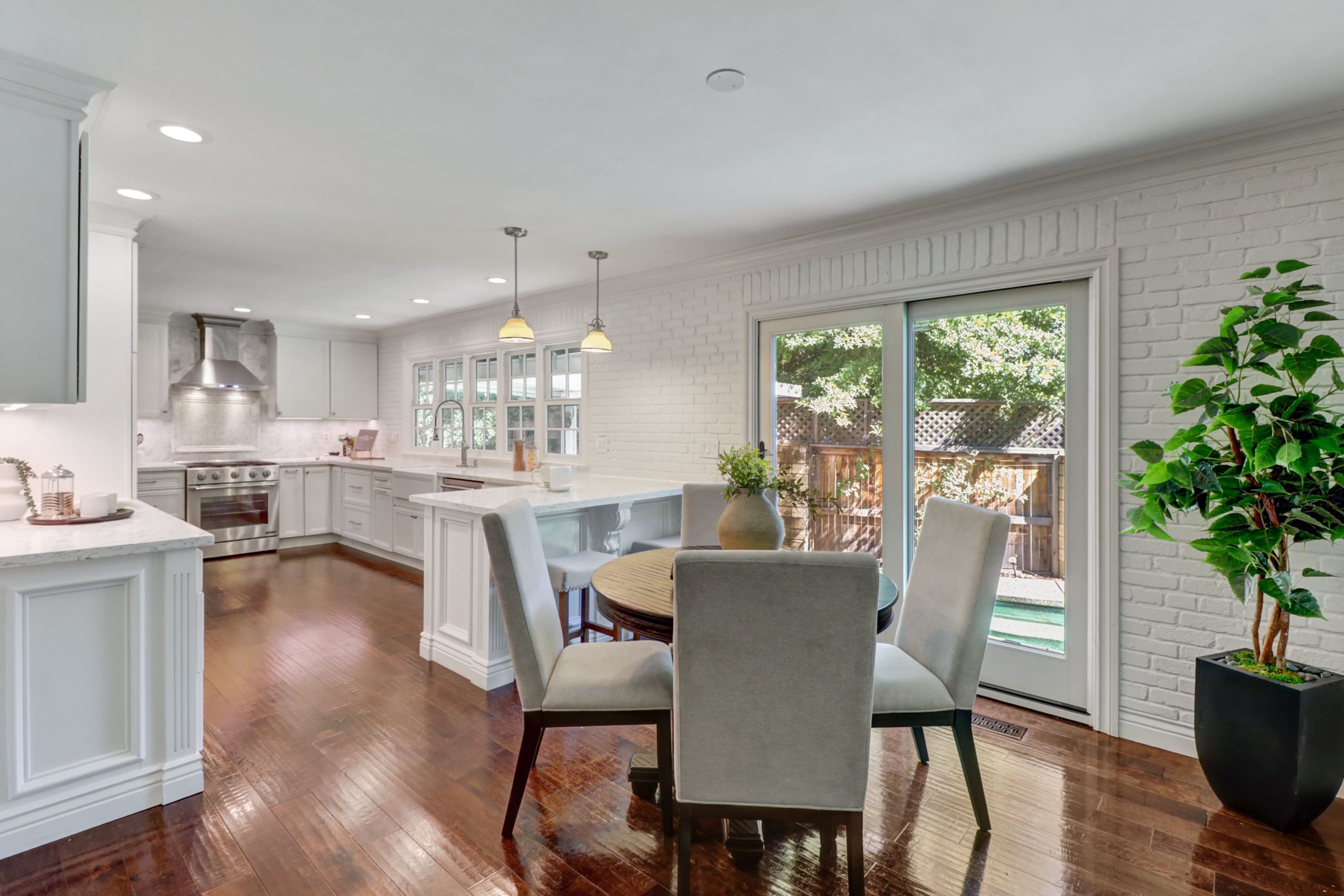 N Ravine Ln, Fair Oaks - Premiere Home Staging & Design