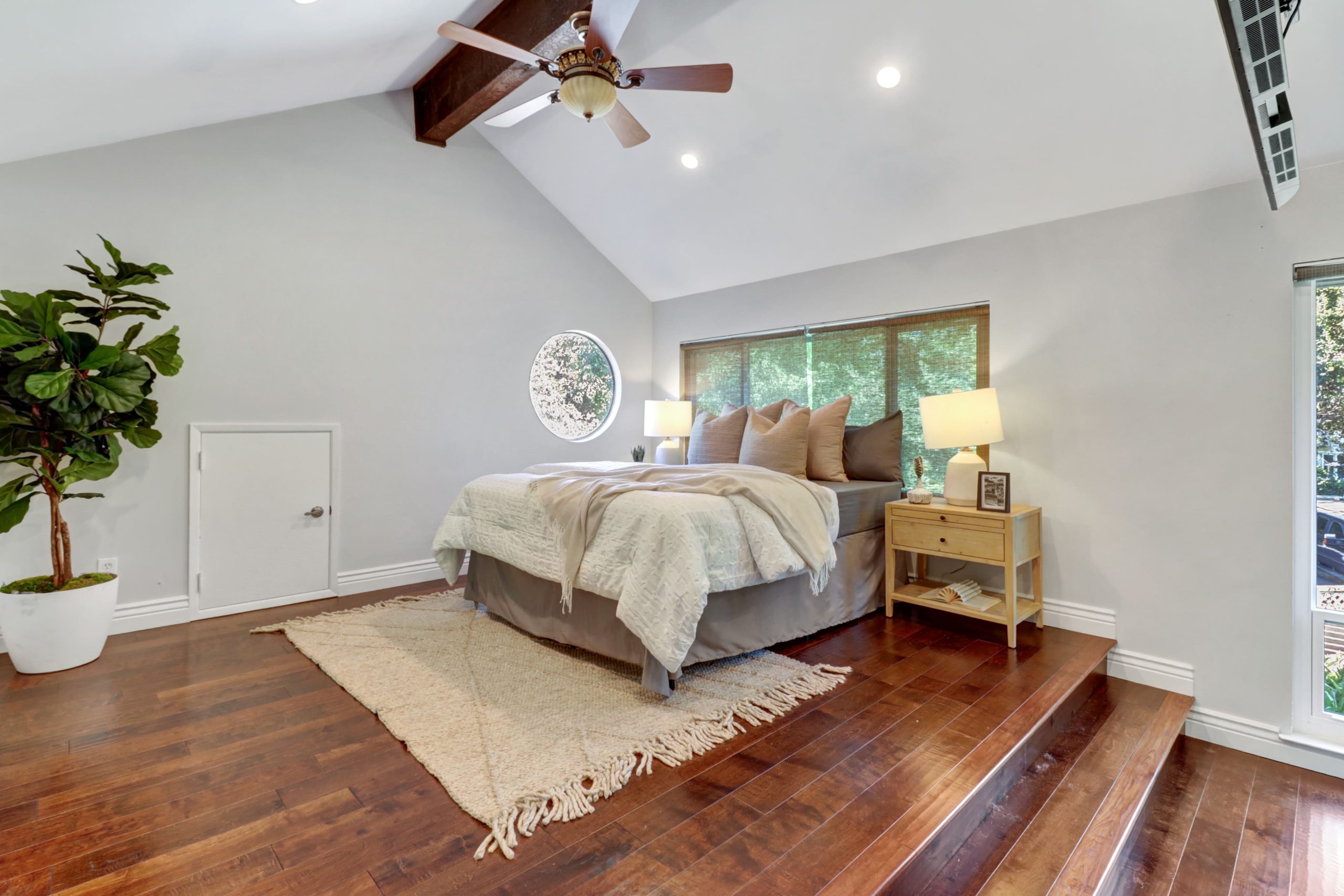 N Ravine Ln, Fair Oaks - Premiere Home Staging & Design