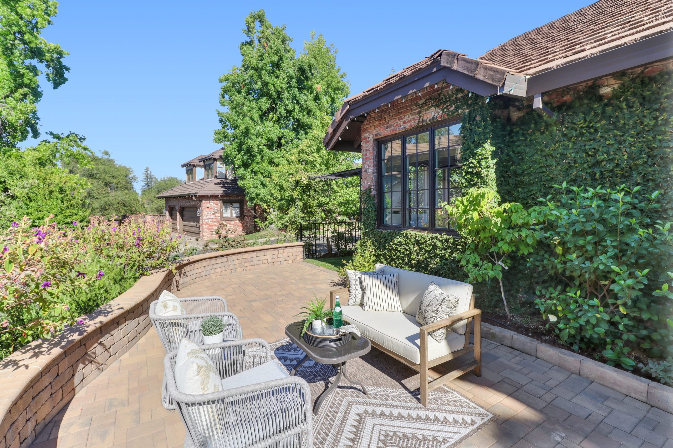 N Ravine Ln, Fair Oaks - Premiere Home Staging & Design