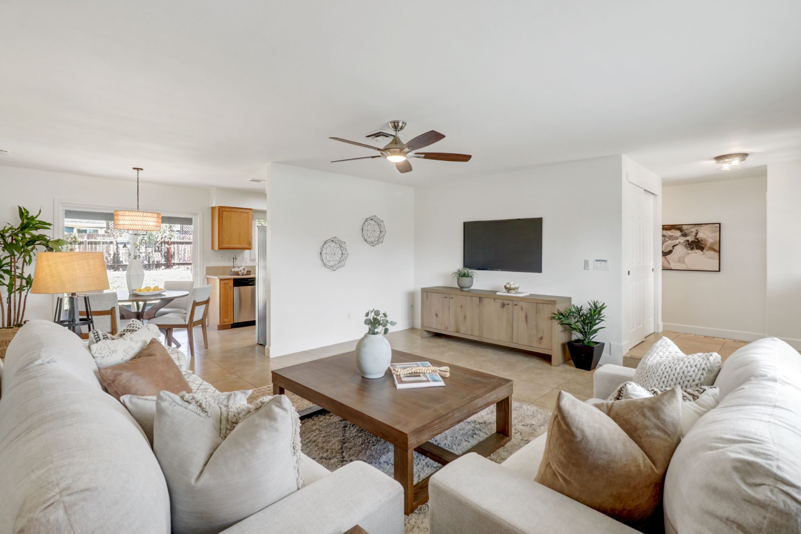 Woodglade Ct, Rocklin - Premiere Home Staging & Design