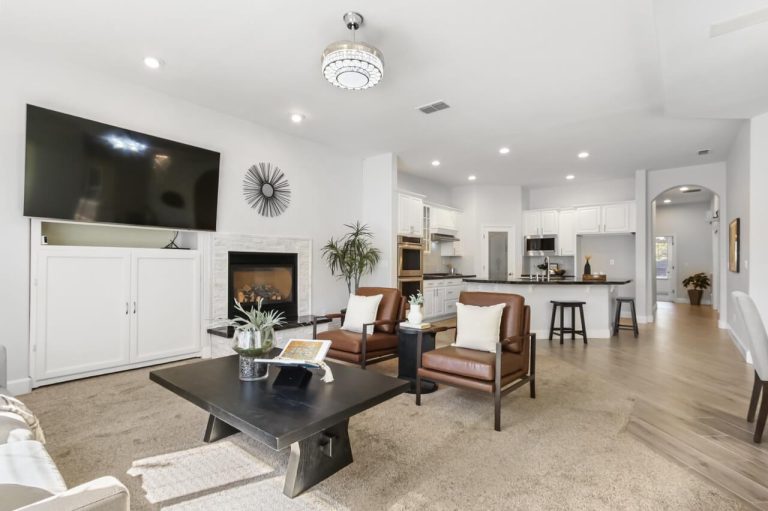 Dodson Ln, Sacramento - Premiere Home Staging & Design