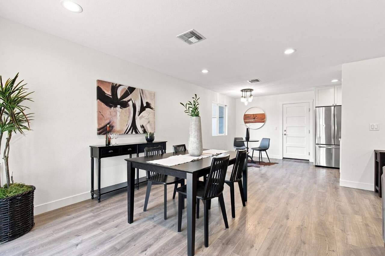 Biruta Ave, Orange - Premiere Home Staging & Design