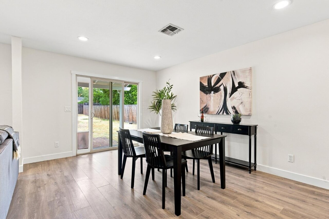 Biruta Ave, Orange - Premiere Home Staging & Design