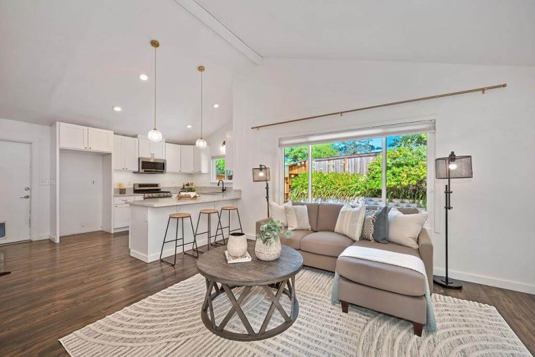 Mikkelsen Dr, Auburn - Premiere Home Staging & Design