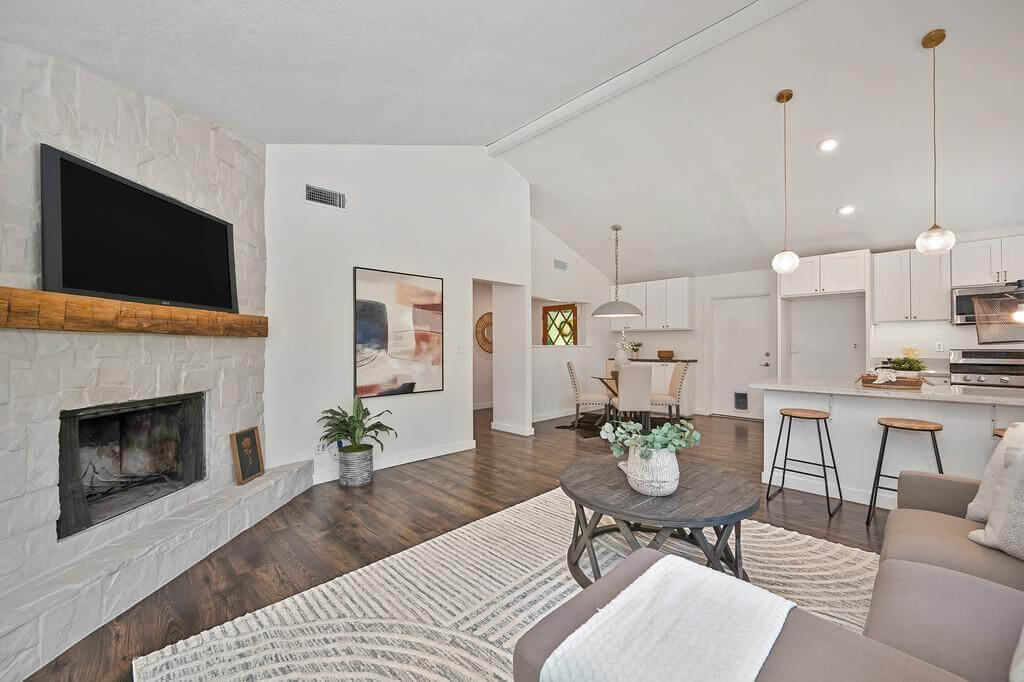 Mikkelsen Dr, Auburn - Premiere Home Staging & Design