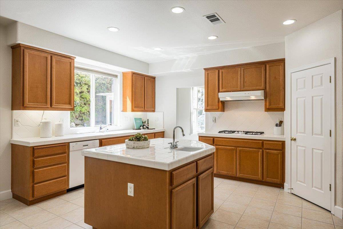 Windsor Point Pl, El Dorado Hills - Premiere Home Staging & Design