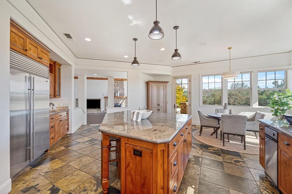 17240 Winchester Club Dr, Meadow Vista - Premiere Home Staging & Design