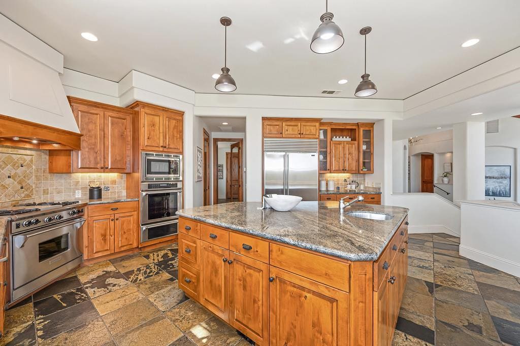 17240 Winchester Club Dr, Meadow Vista - Premiere Home Staging & Design