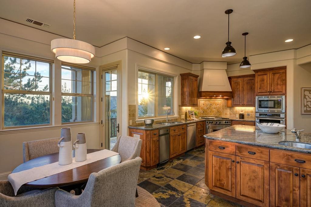 17240 Winchester Club Dr, Meadow Vista - Premiere Home Staging & Design